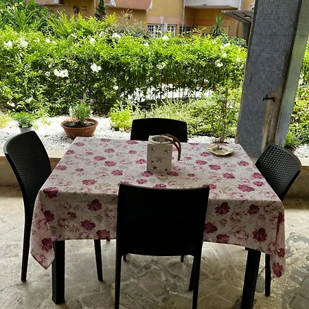 Casetta Romana Apartment *